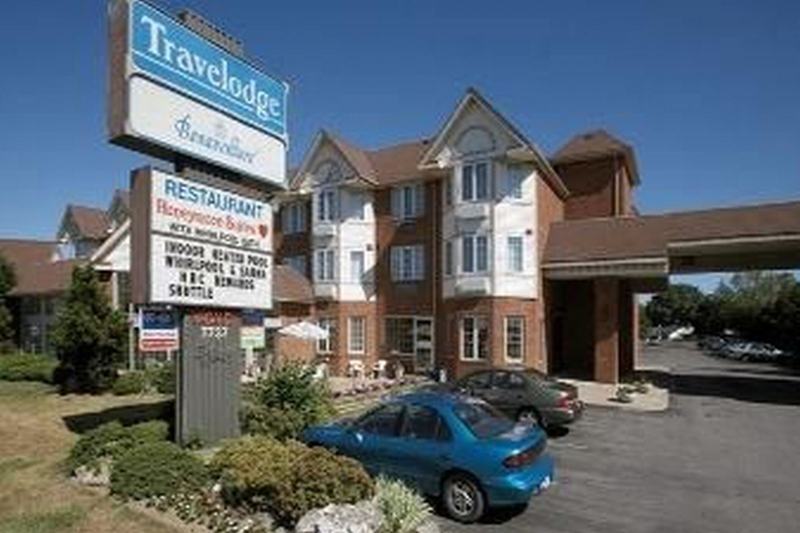 Travelodge By Wyndham Niagara Falls Lundys Lane Exterior photo